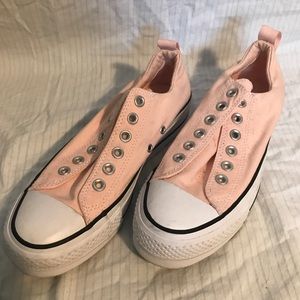 Women’s Pink Platform Converse laceless All-Star sneakers size 7.5. EUC.